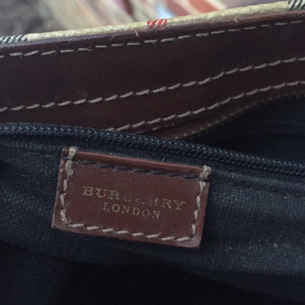 Burberry Nova Check Bag - Picture 6 of 8
